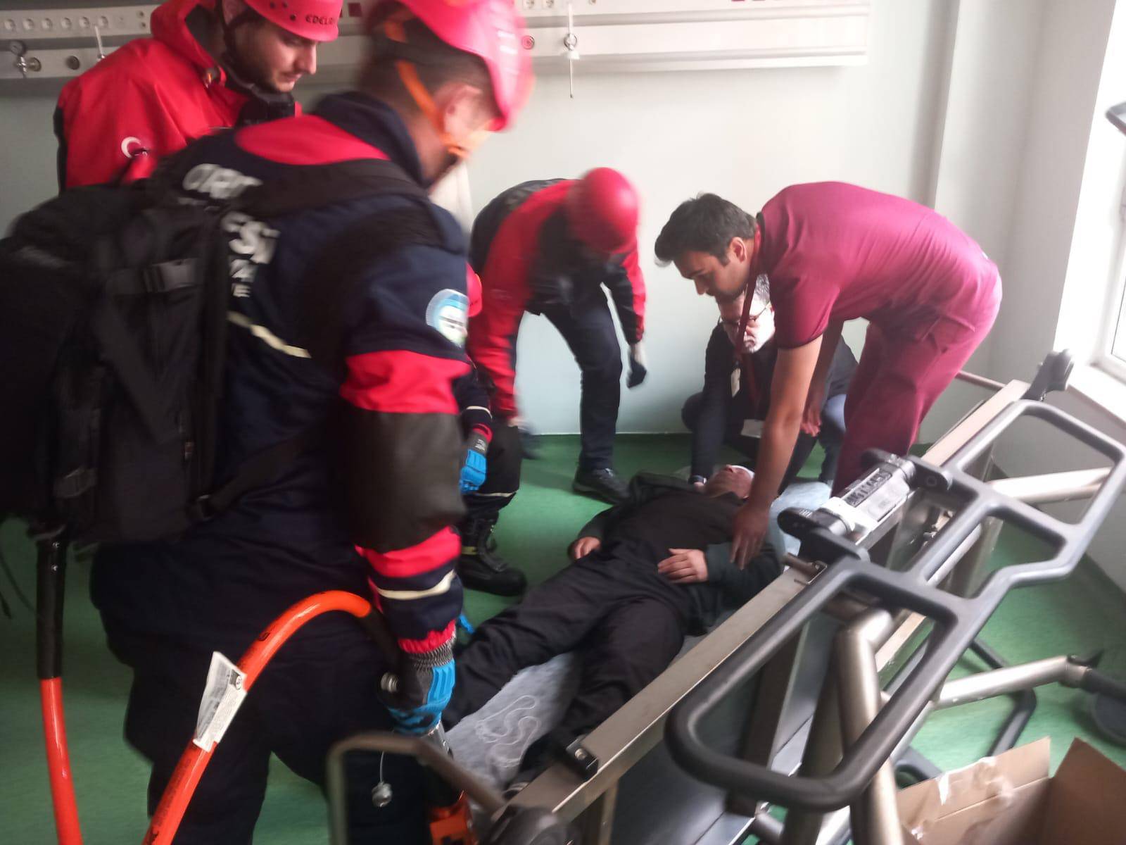 ÜNYE DEVLET HASTANESİNDE DEPREM TATBİKATI 